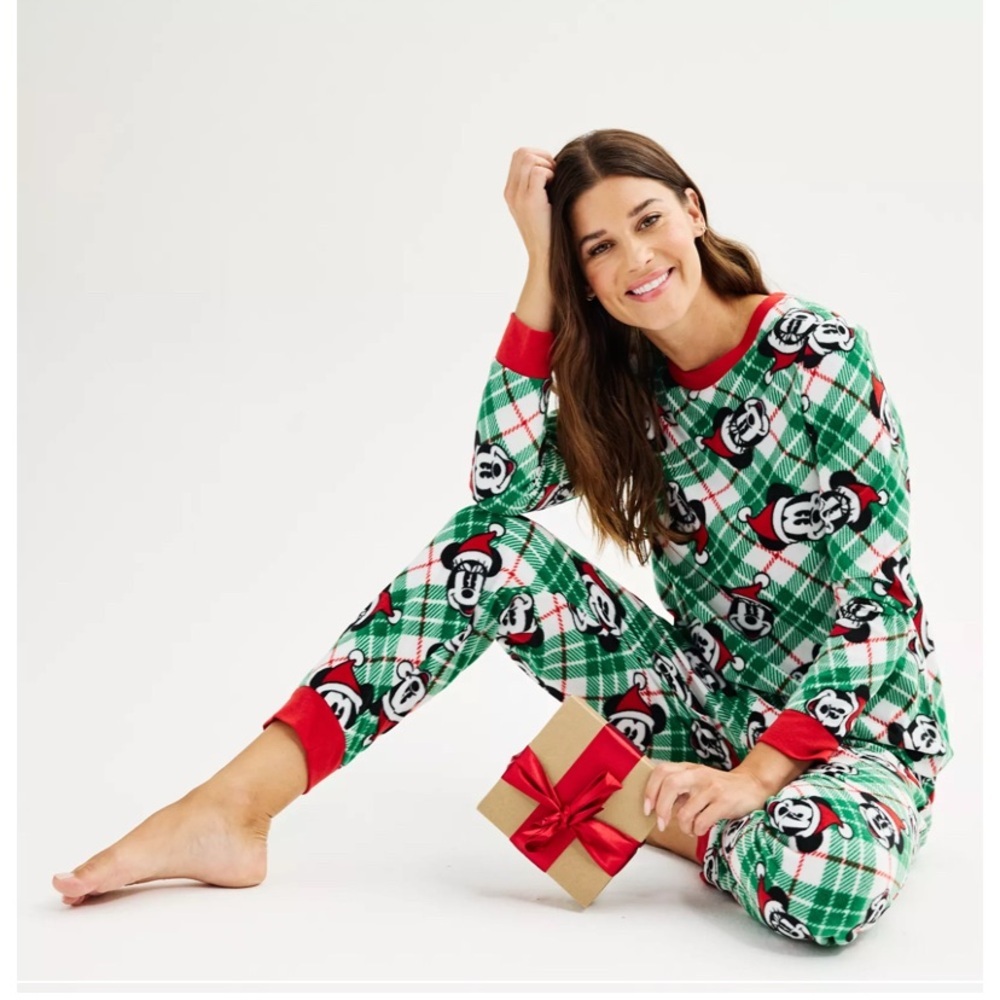 Disney Christmas Mickey & Minnie Mouse Fleece Pajama Set Green Red Plaid Comfy